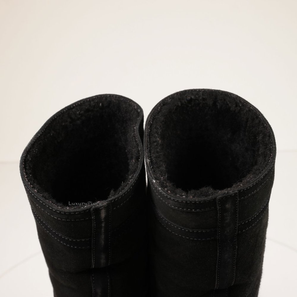 Amazing Chanel Snow Boots Sheepskin - Picture 5 of 14